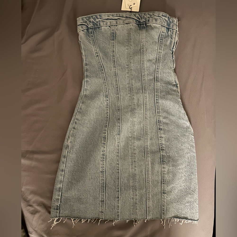 Zara dress runs small XS